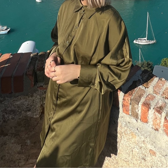 Olive satin h&m dress long sleeves - Picture 1 of 3